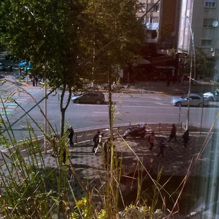 Dream Center تيرانا